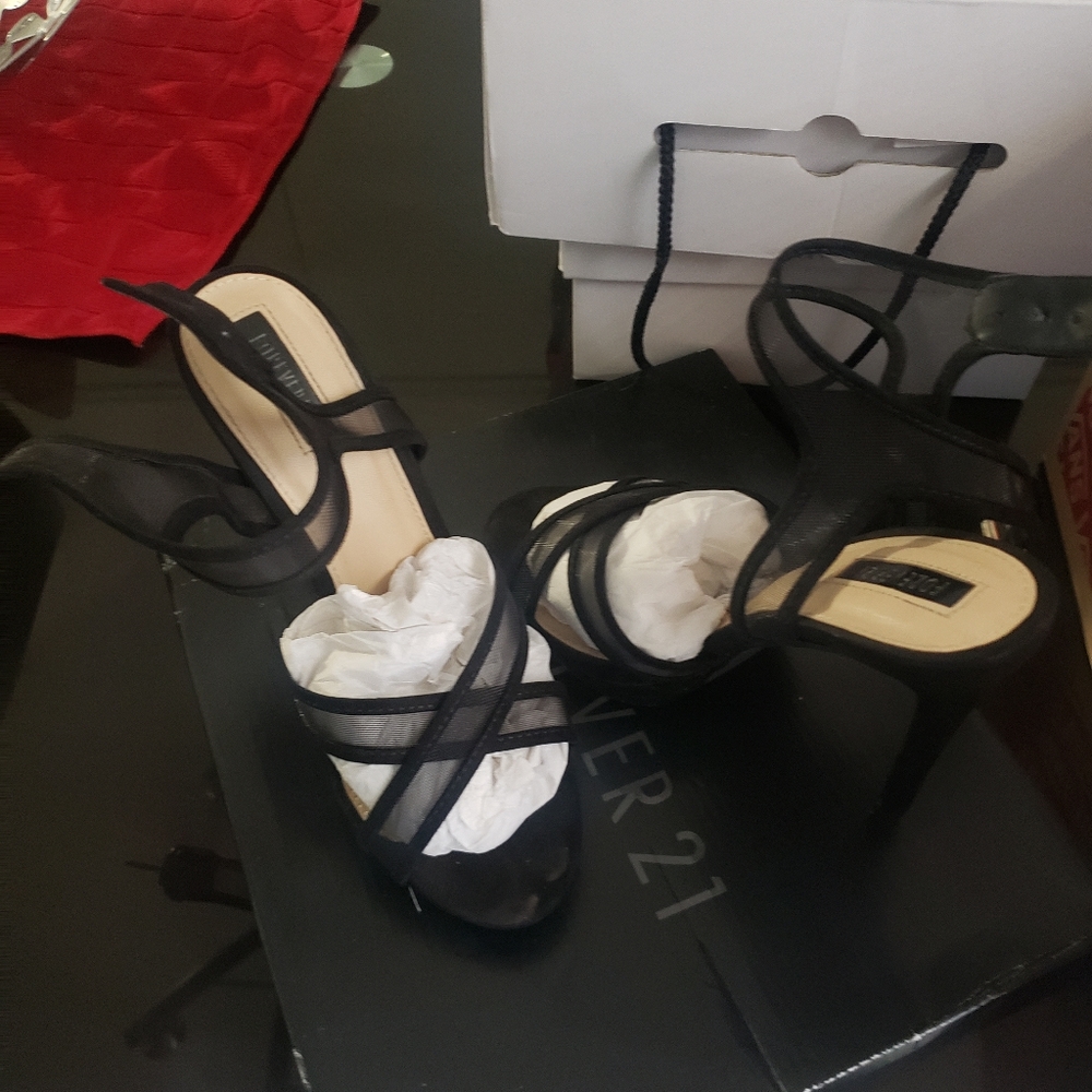 Shoes size 7 1/2
